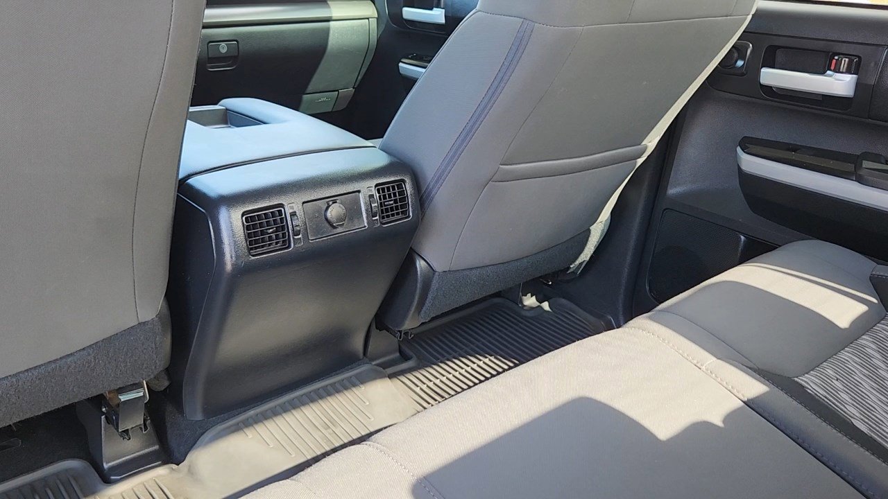 2018 Toyota Tundra SR5 photo 17