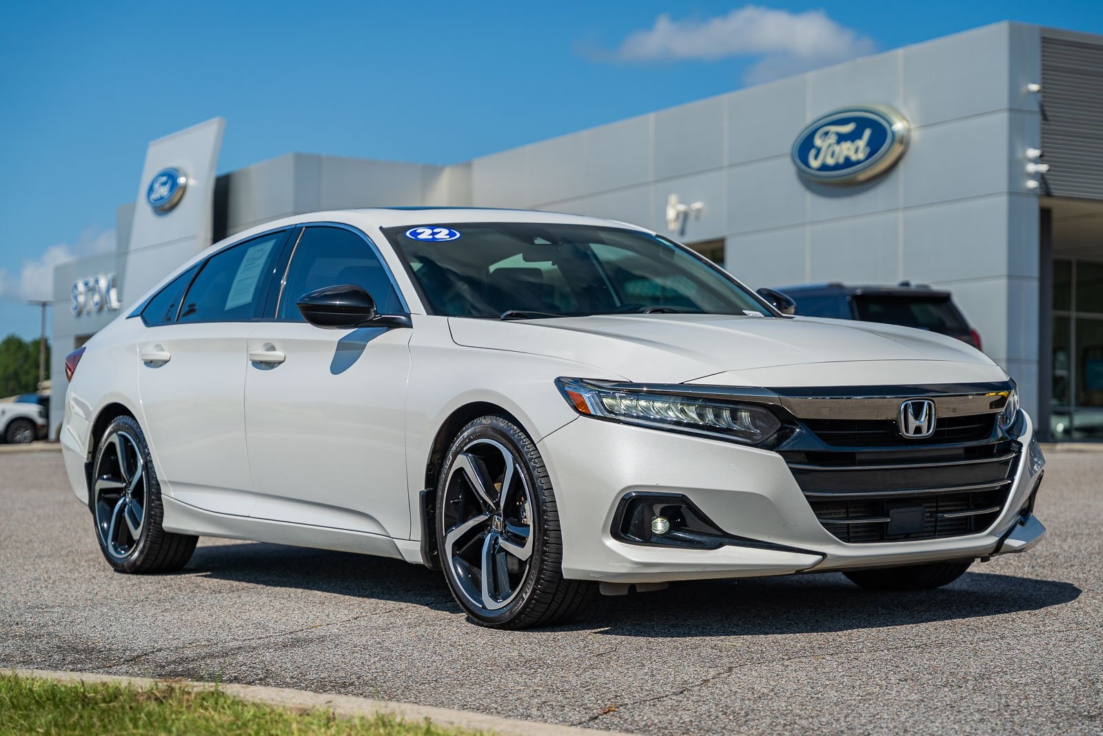 2022 Honda Accord Sport's photo