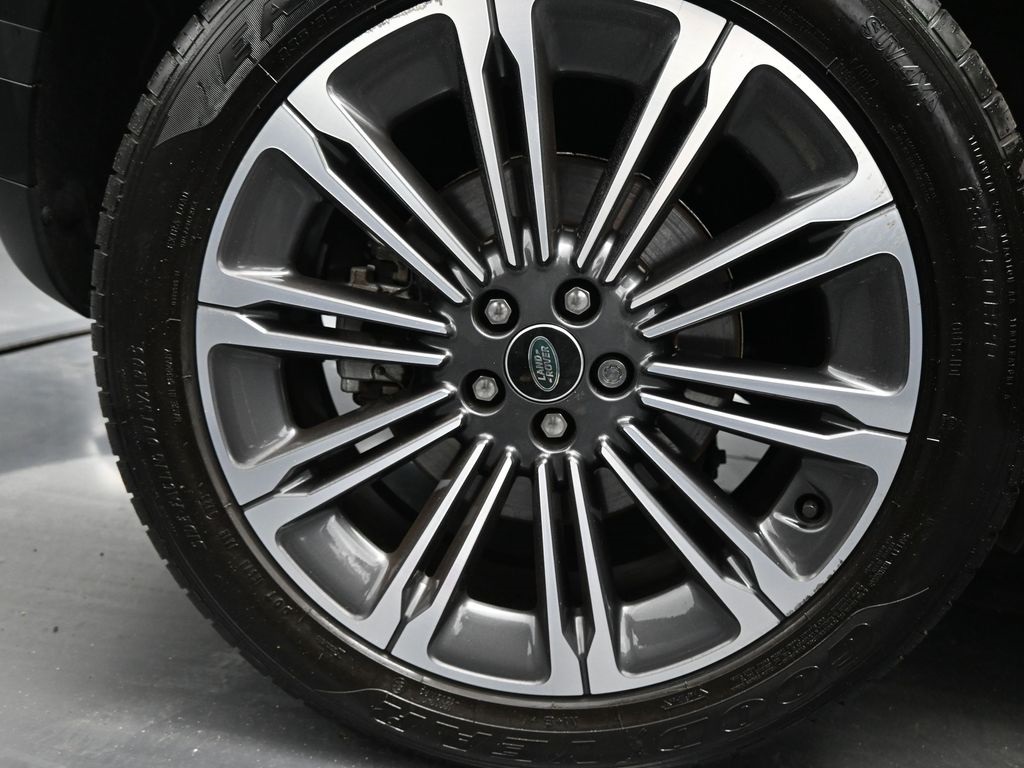 2024 Land Rover Range Rover Evoque S photo 8