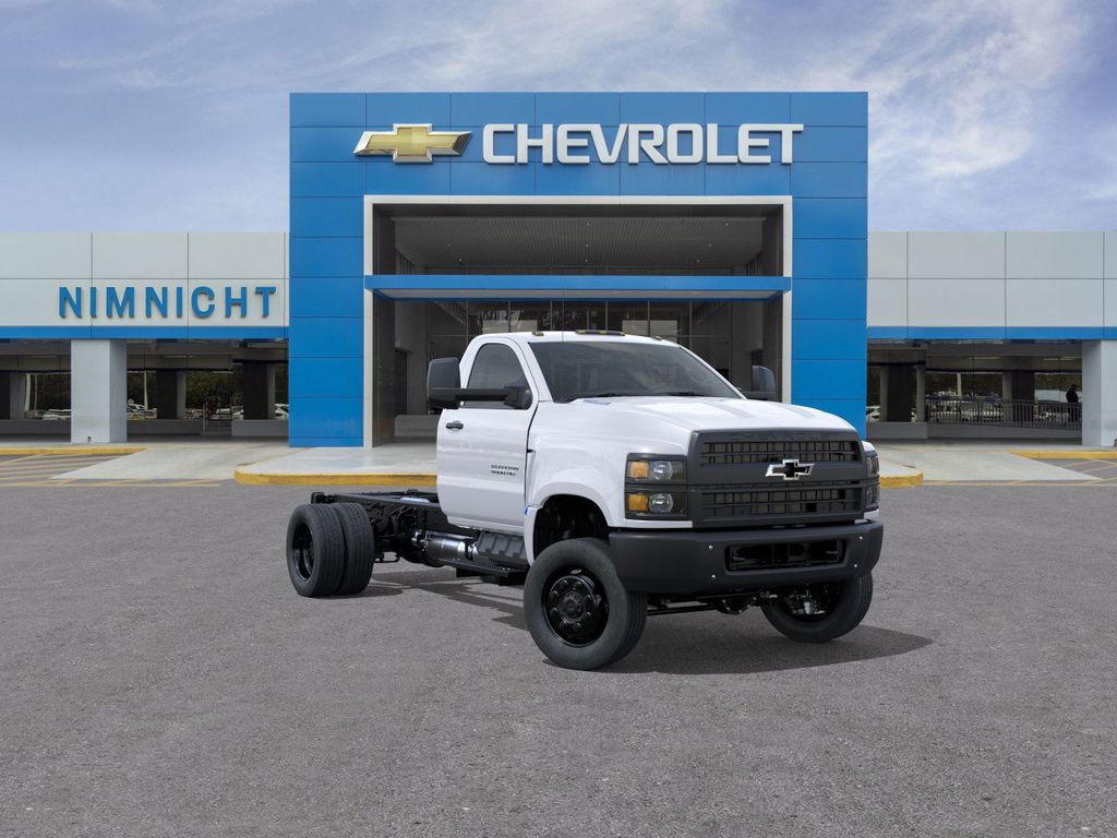 2025 Chevrolet Silverado 4500 Medium Duty Chassis Cab Work Truck's photo