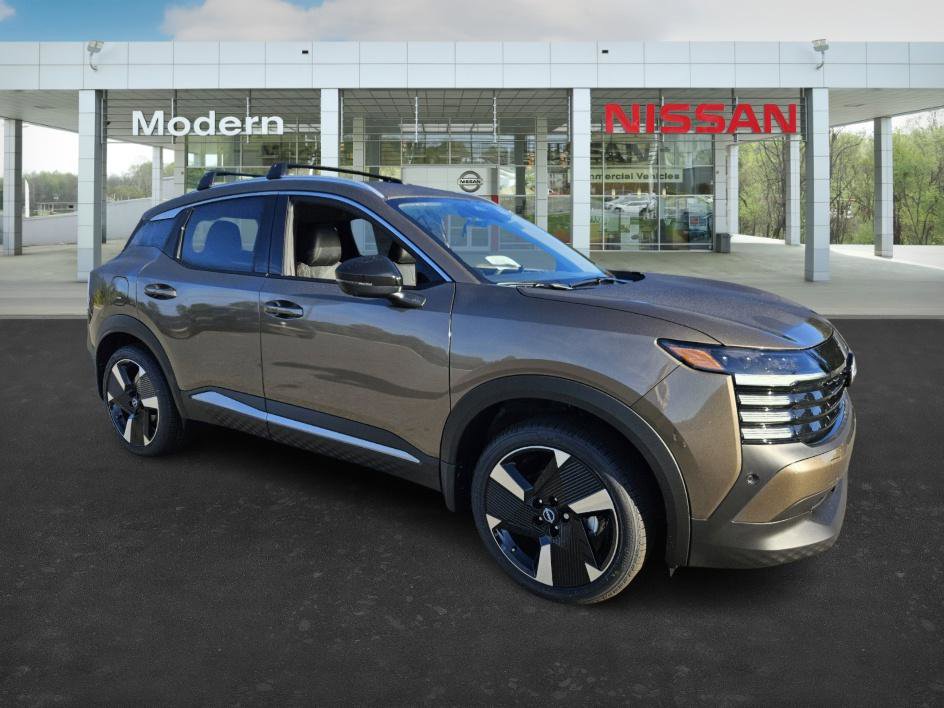 2026 Nissan Kicks SR photo 2