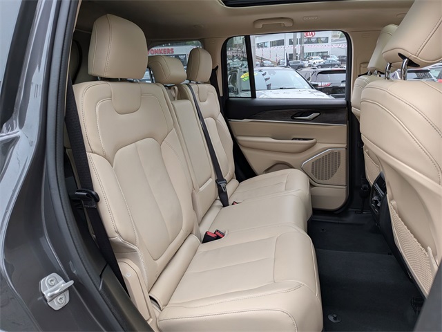 2022 Jeep Grand Cherokee Limited photo 23