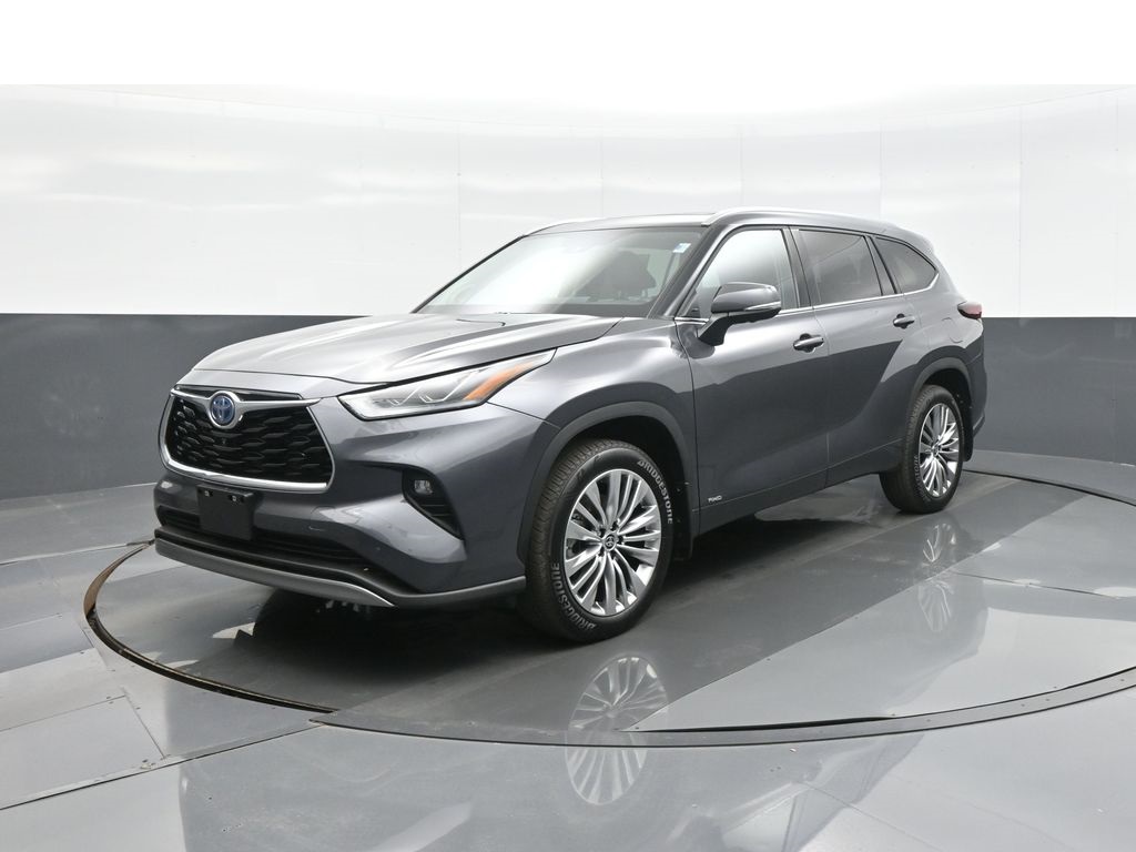 2024 Toyota Highlander Hybrid Platinum photo 2