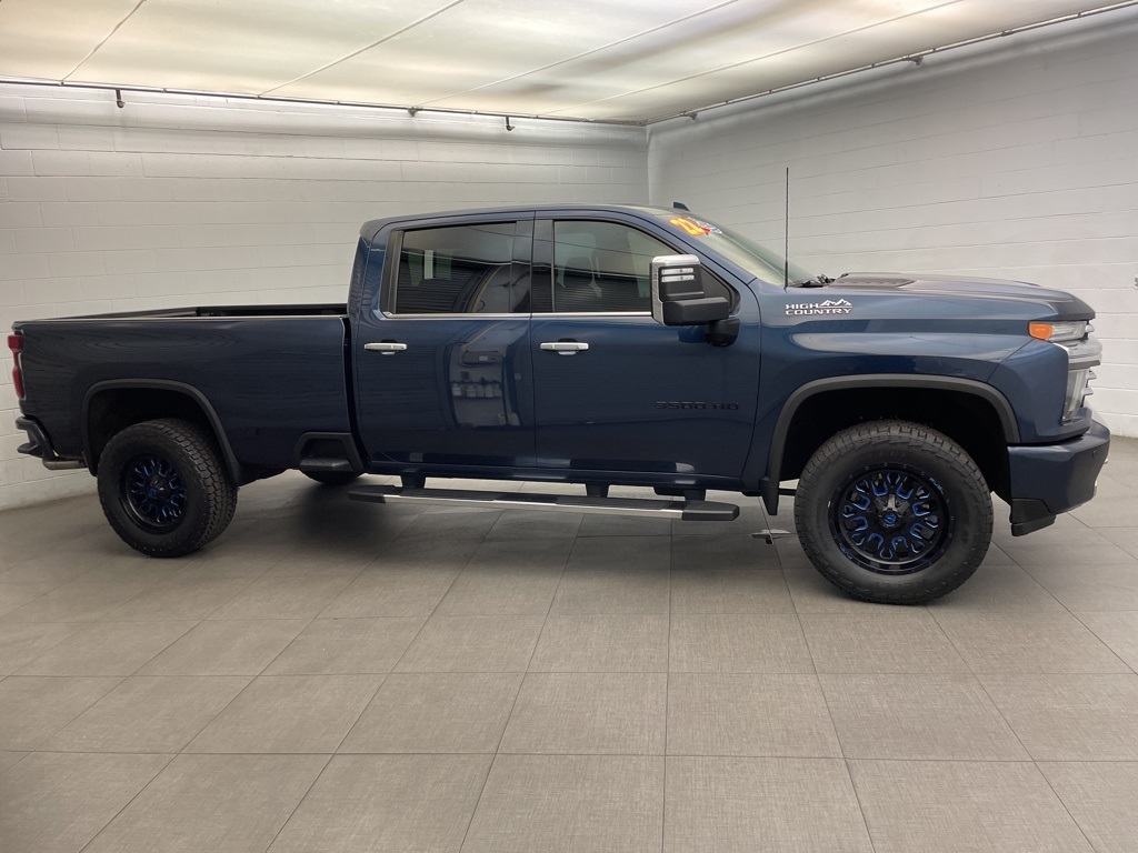 2022 Chevrolet Silverado 3500HD High Country photo 3