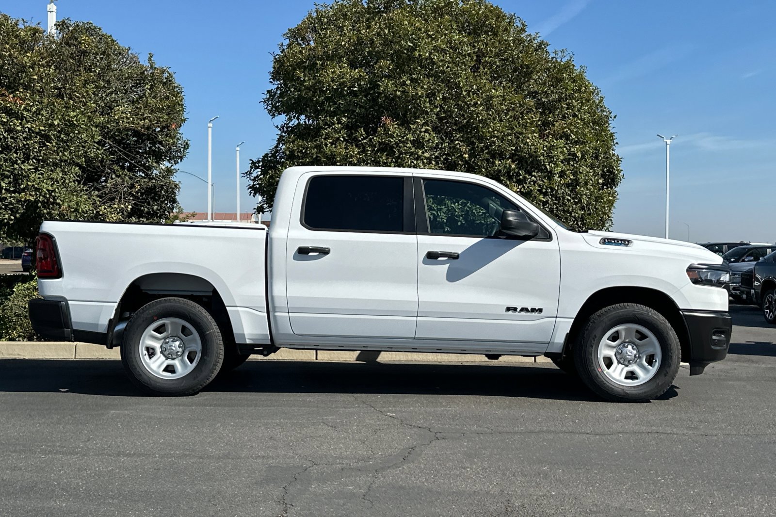 2025 Ram 1500 Tradesman photo 3