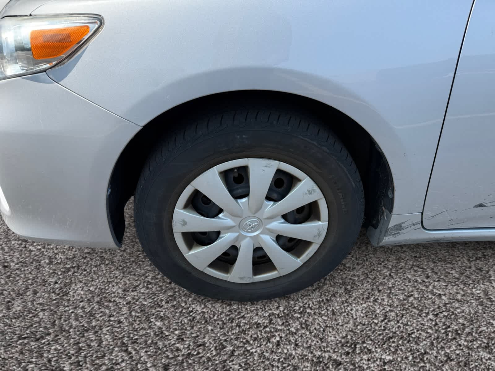 2011 Toyota Corolla LE photo 14