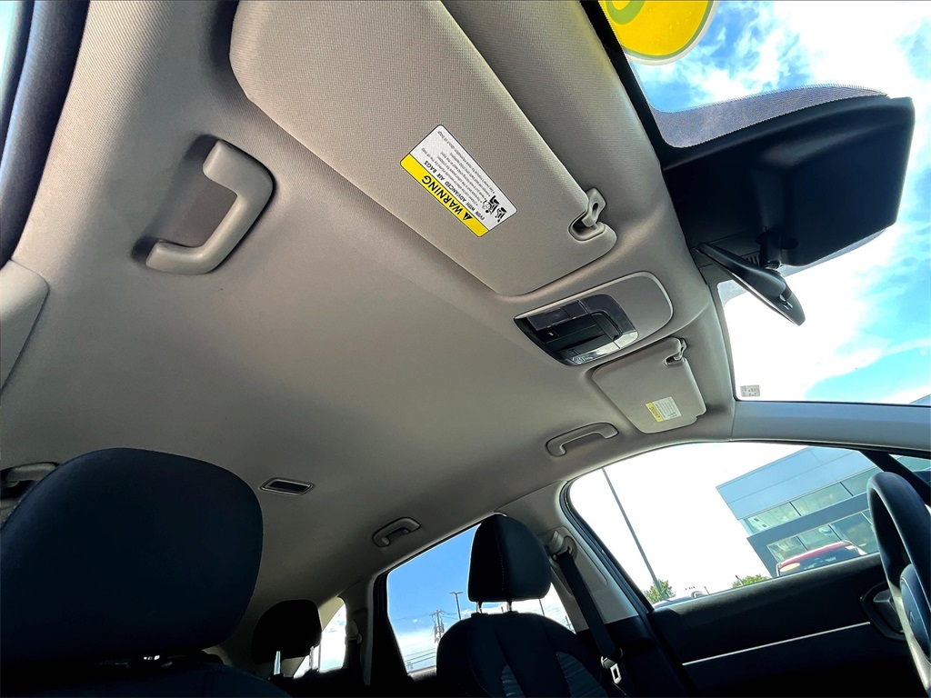 2022 Kia Sorento LX photo 23