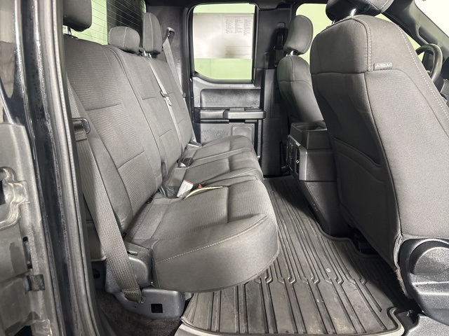 2016 Ford F-150 XLT photo 4