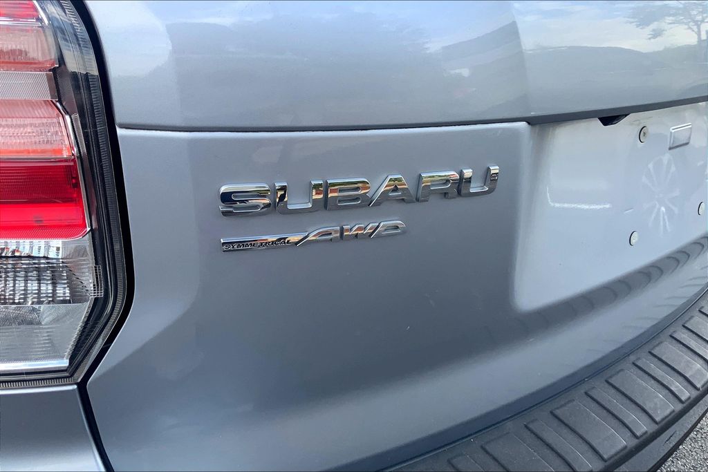2017 Subaru Forester 2.5i Premium photo 30
