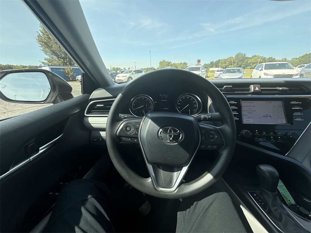 2018 Toyota Camry LE photo 11