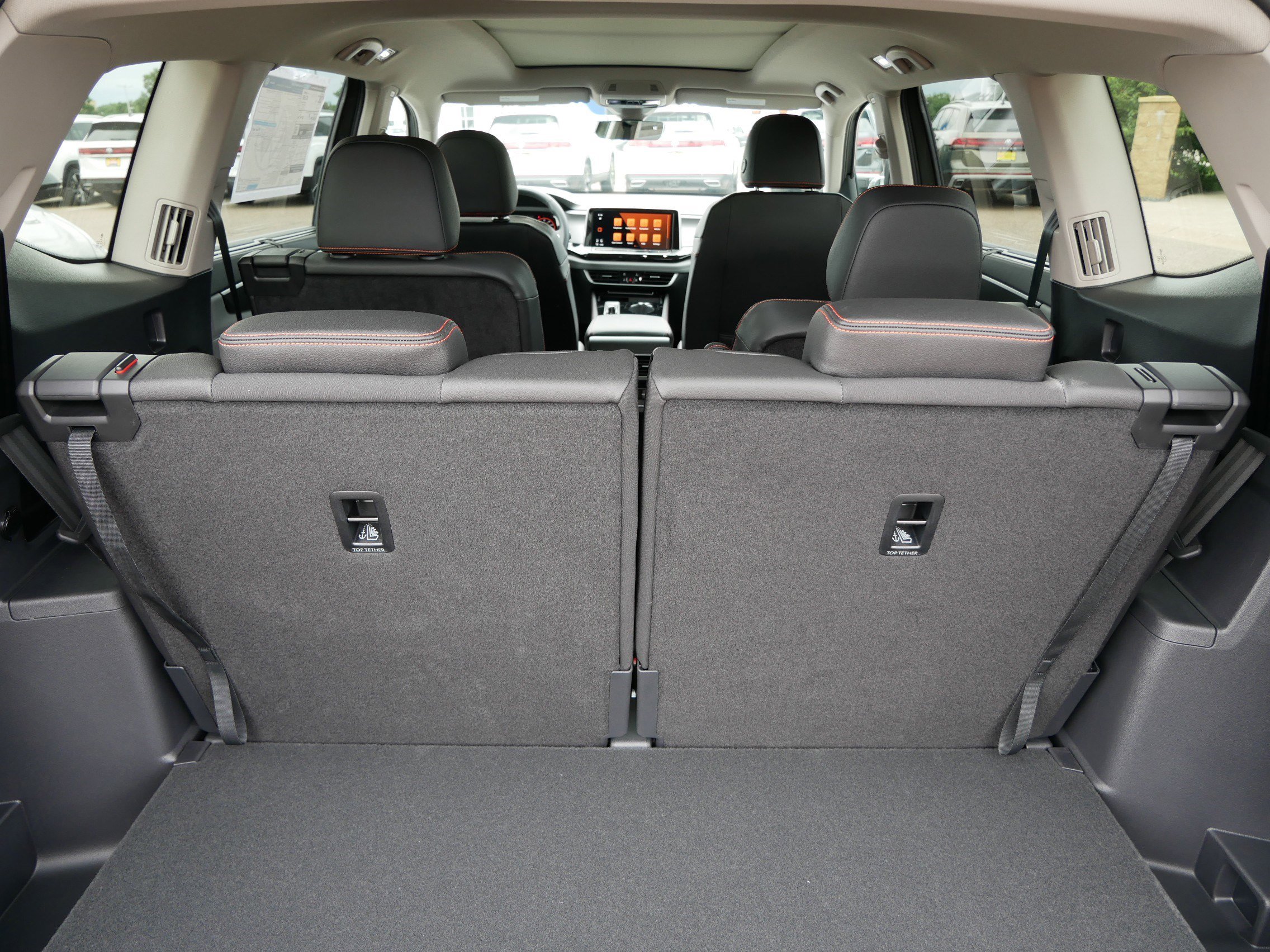 2025 Volkswagen Atlas Peak Edition SE photo 4