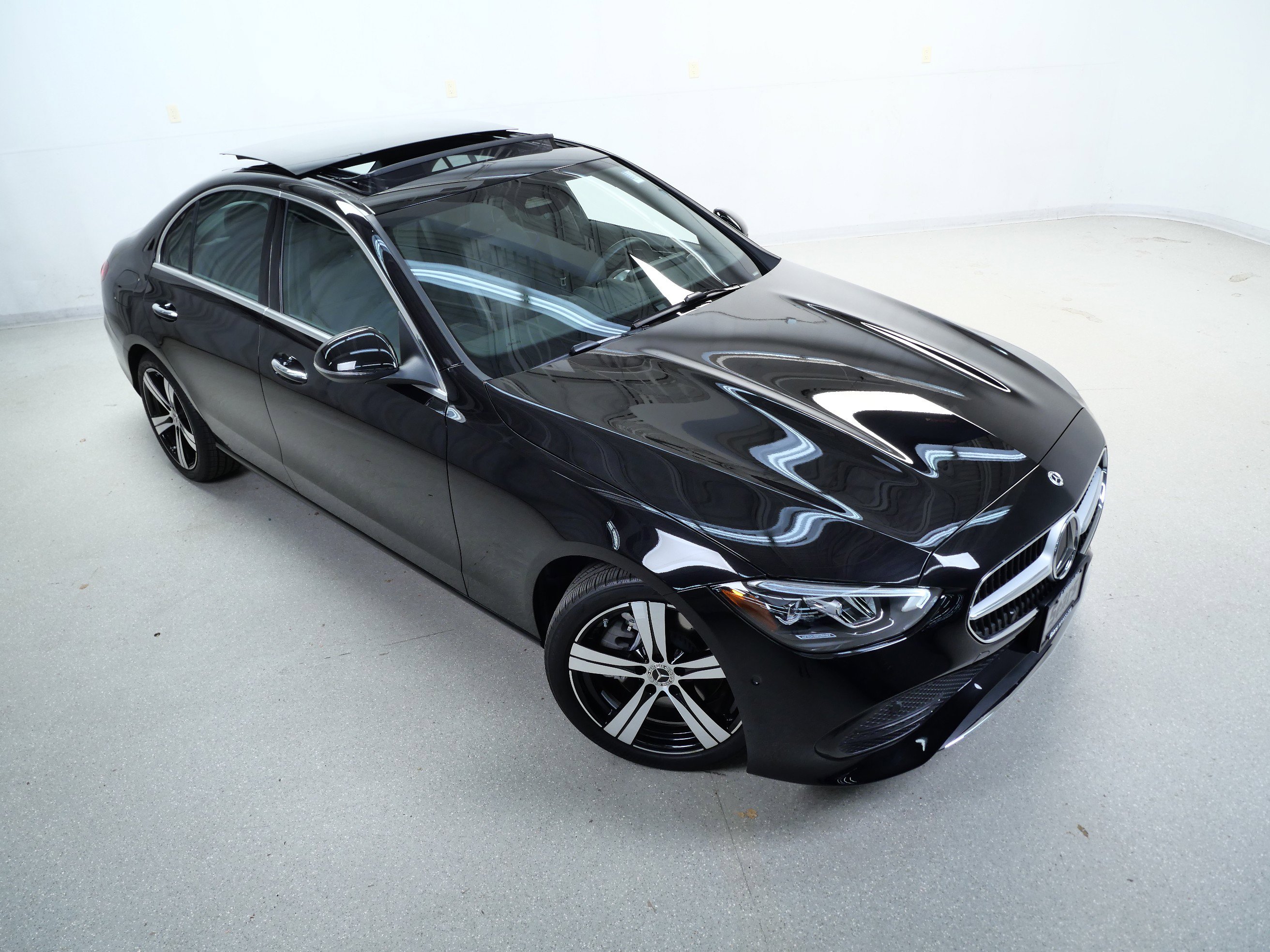 2025 Mercedes Benz C 300 4MATIC photo 3