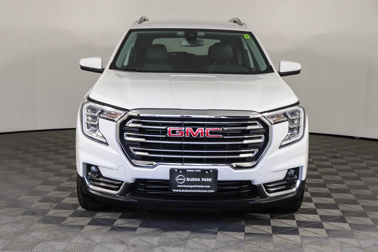2024 Gmc Terrain SLT photo 2
