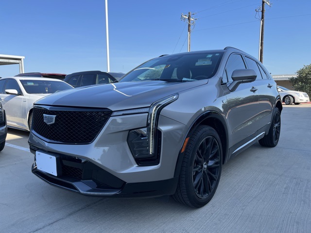 2025 Cadillac XT4 Sport photo 3
