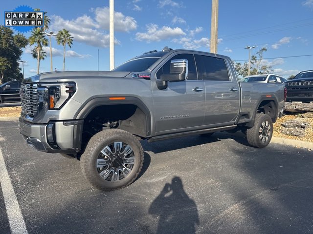 2024 GMC Sierra 2500HD Denali's photo