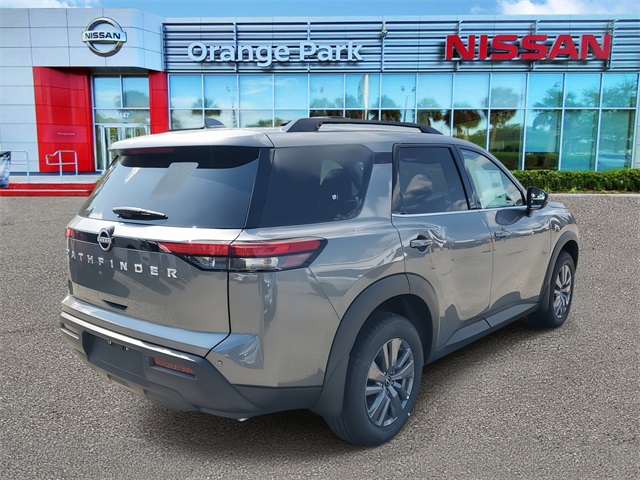 2025 Nissan Pathfinder SV photo 2