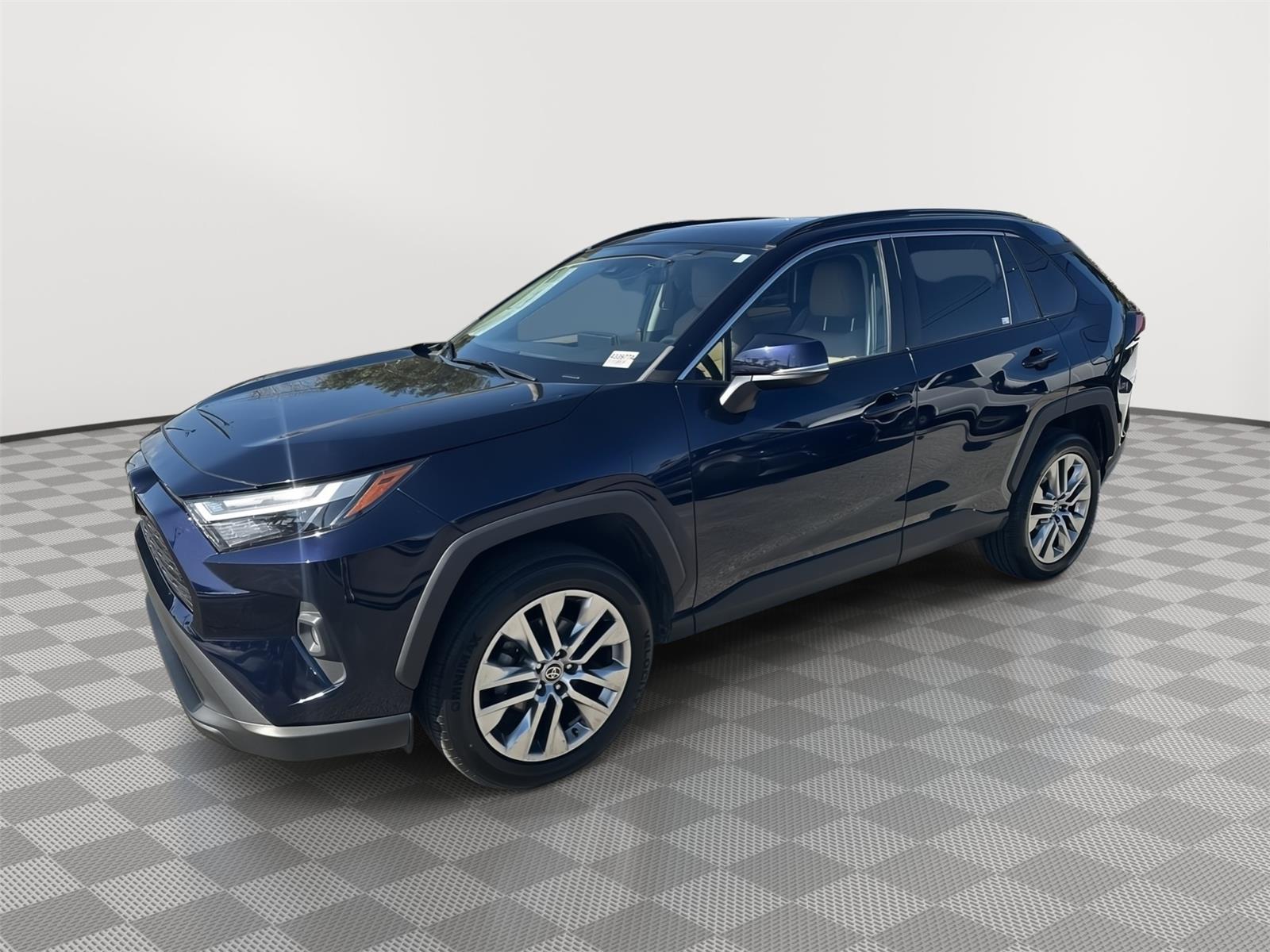 2023 Toyota RAV4 XLE Premium's photo