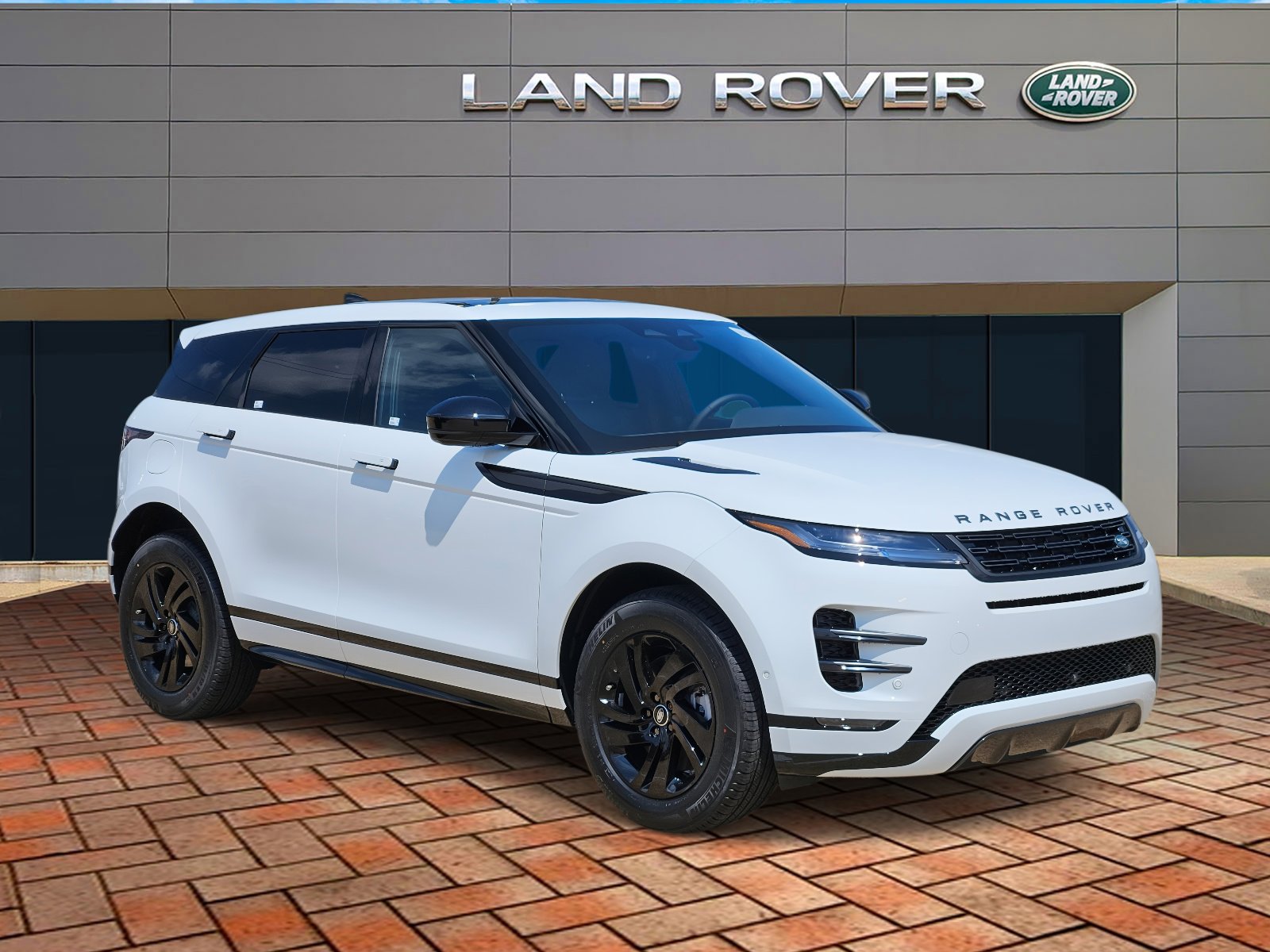2026 Land Rover Range Rover Evoque Dynamic SE photo 2
