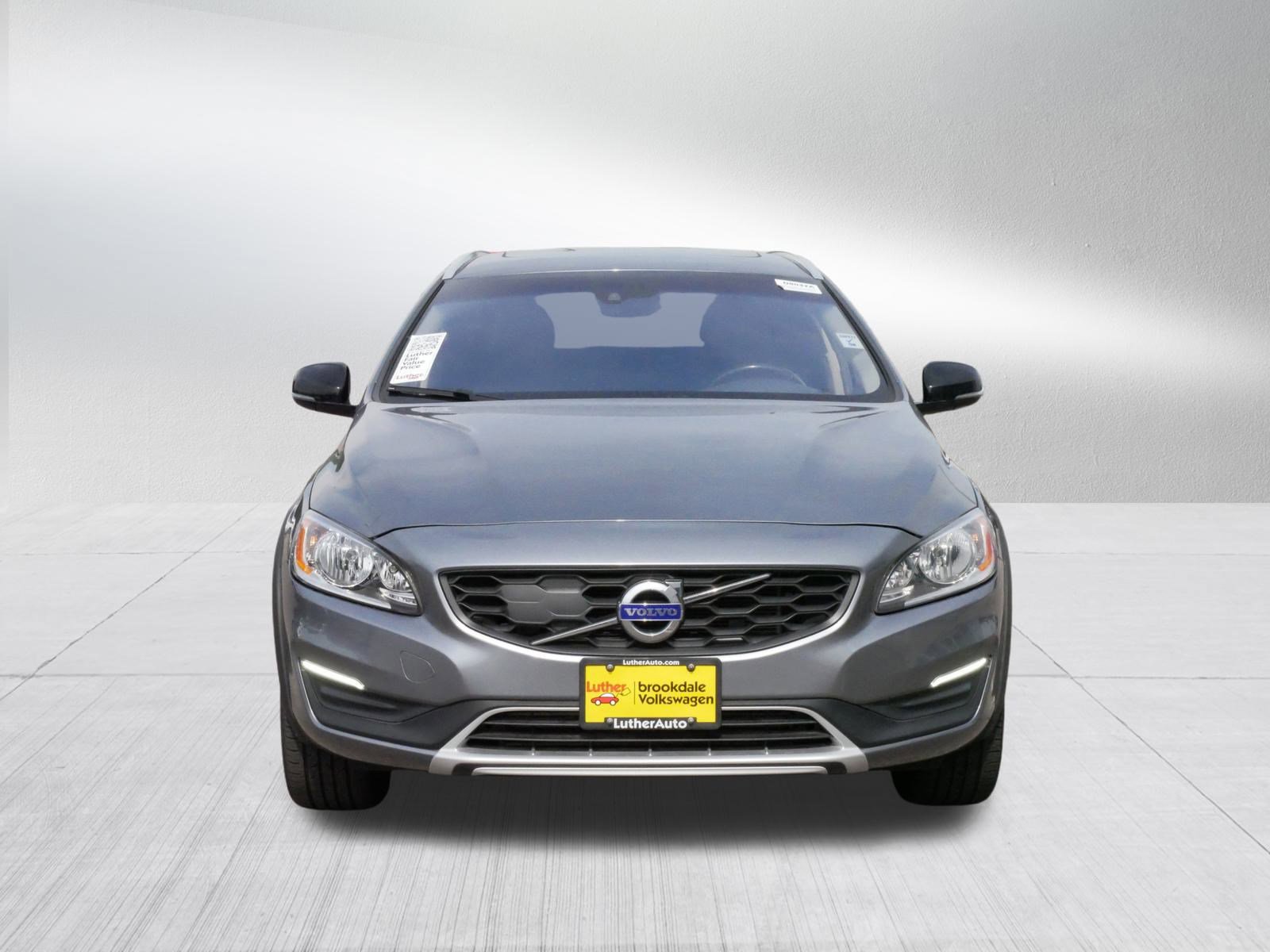 2018 Volvo V60 Cross Country T5 photo 2