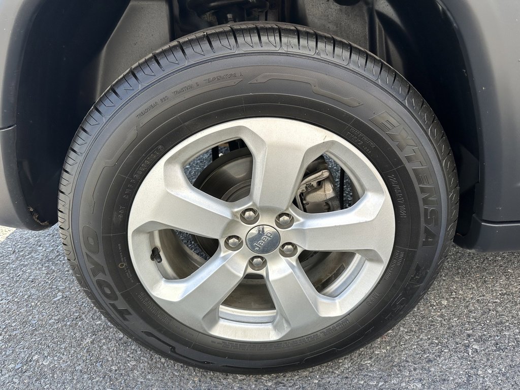 2018 Jeep Compass Latitude photo 5