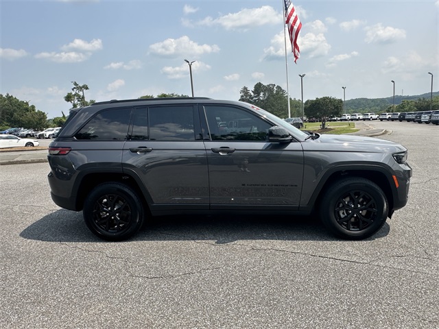 2025 Jeep Grand Cherokee Altitude photo 6