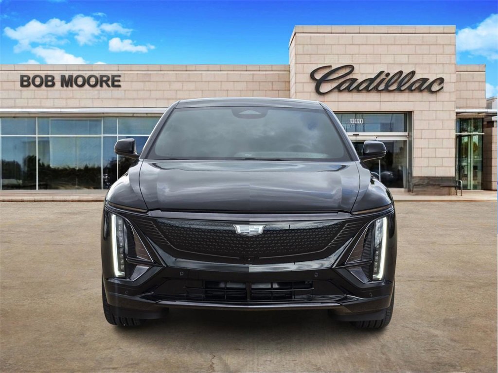 2025 Cadillac Lyriq Sport photo 2