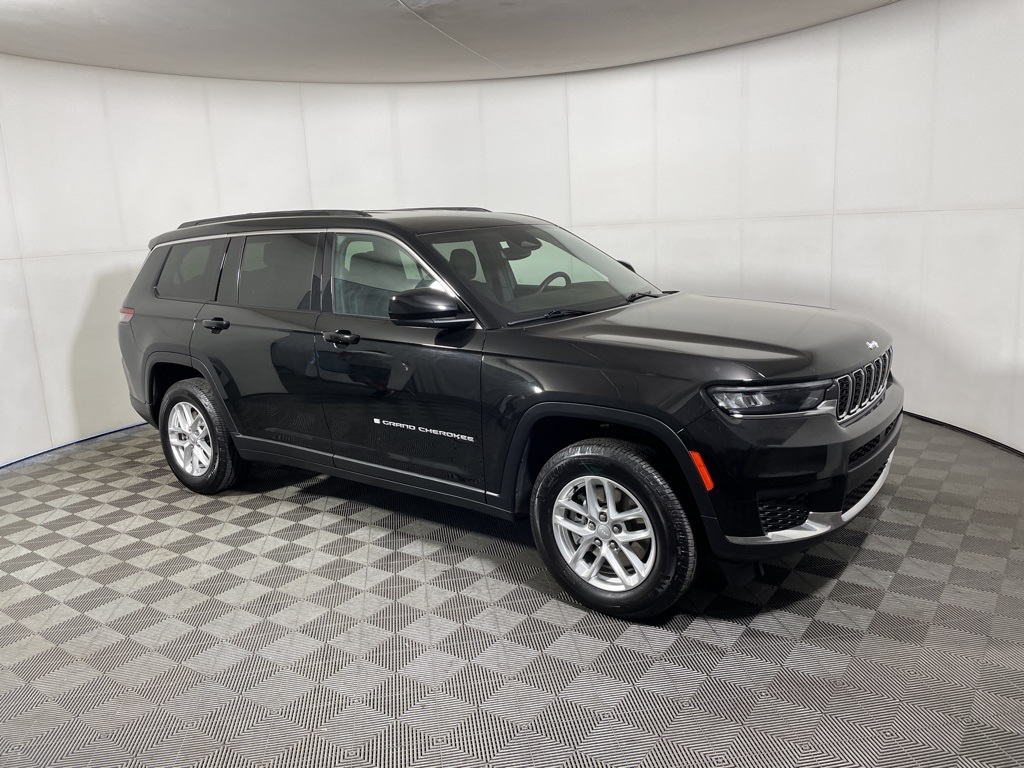 2024 Jeep Grand Cherokee L Laredo's photo