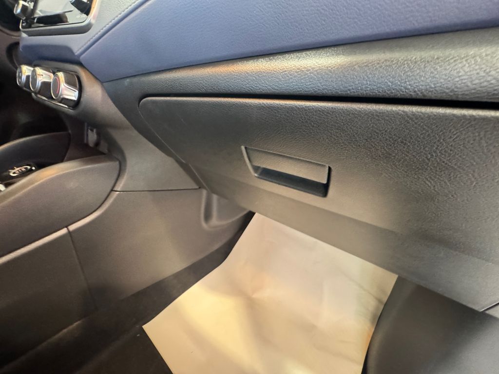 2024 Nissan Versa 1.6 SV photo 19
