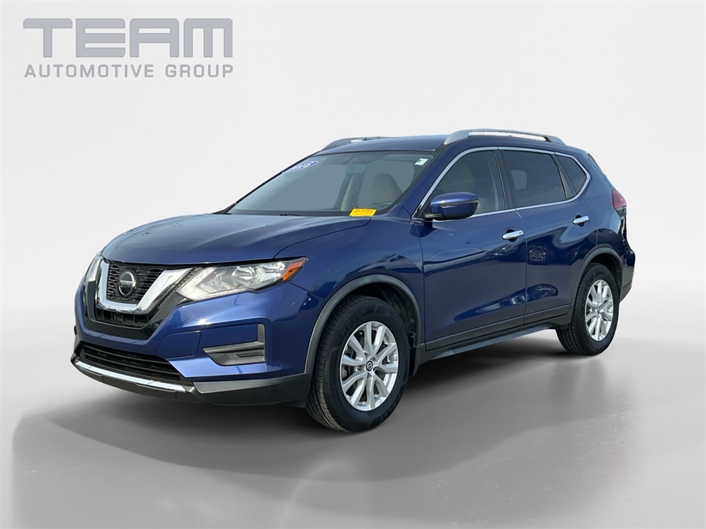 2018 Nissan Rogue SV photo 2