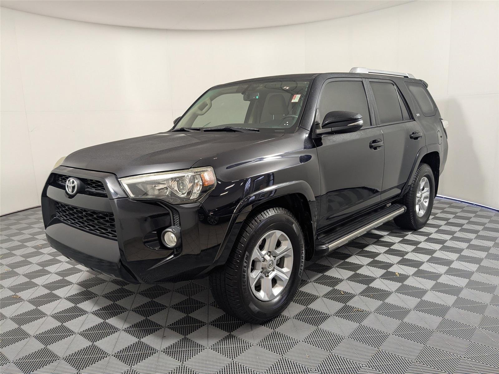 2016 Toyota 4Runner SR5 Premium's photo