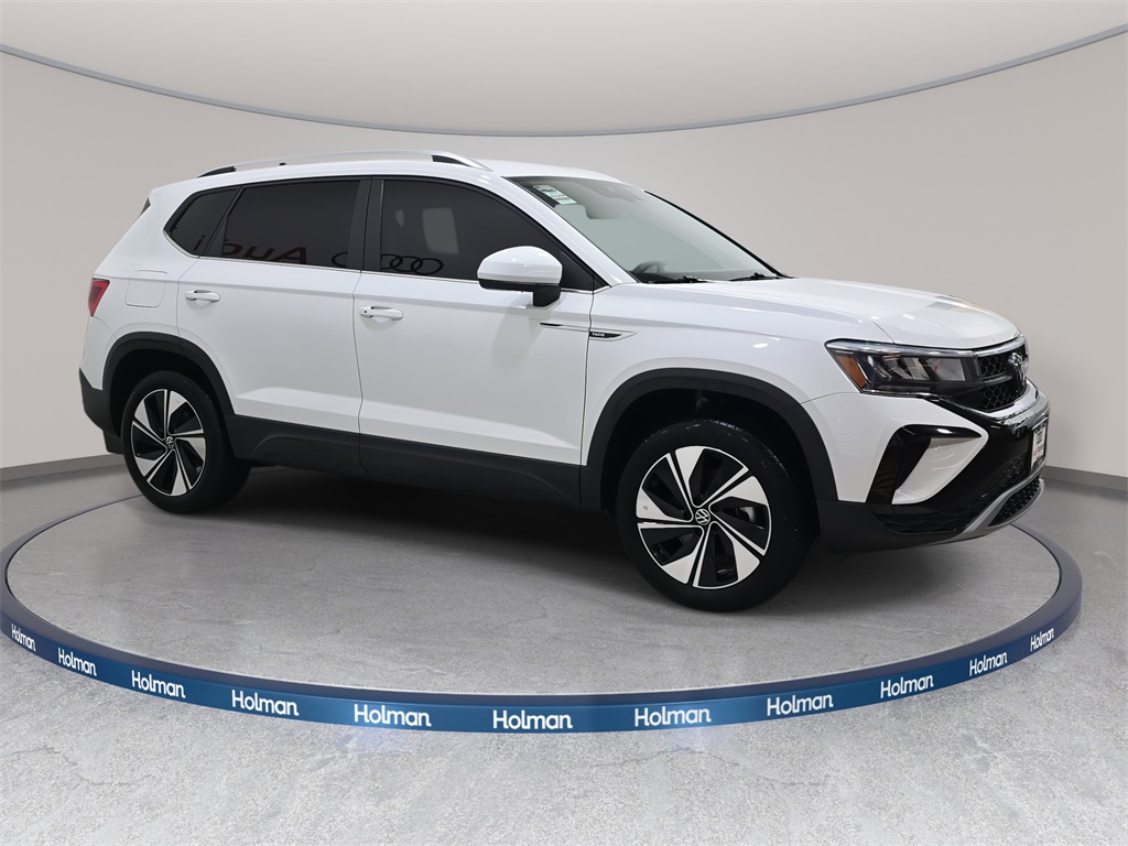 2024 Volkswagen Taos SE photo 4