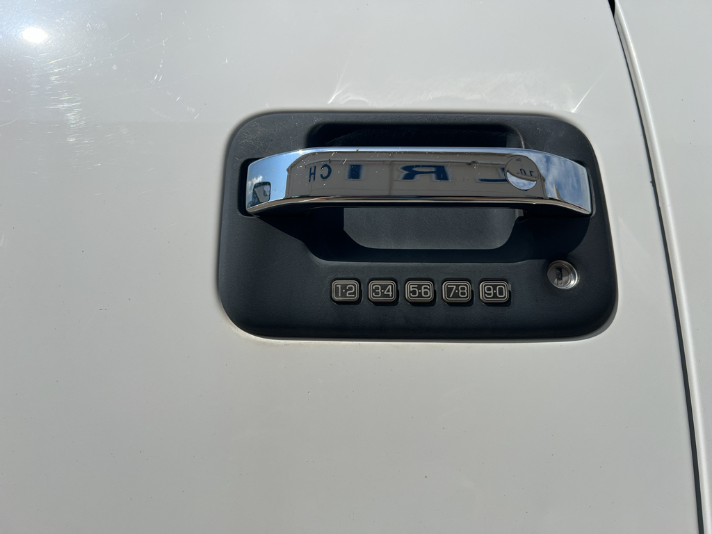 2013 Ford F-150 XLT photo 16
