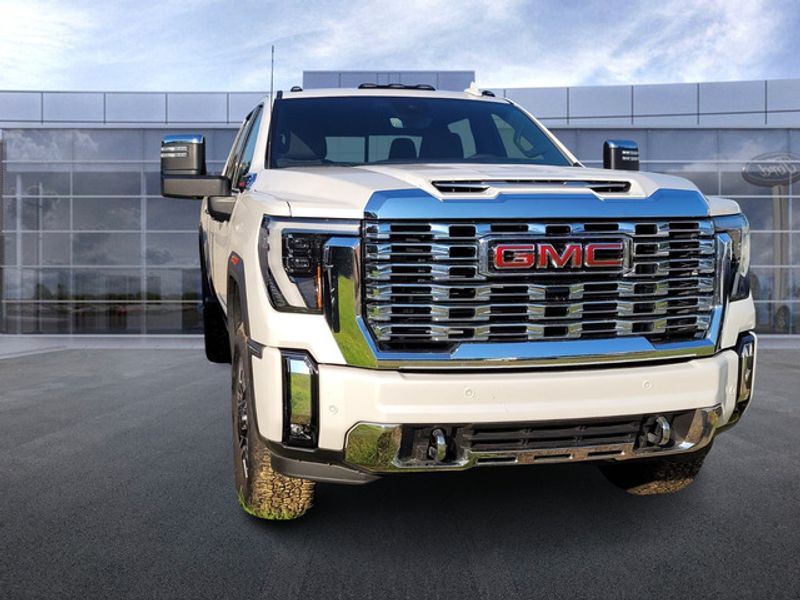 2024 Gmc Sierra HD Denali photo 2