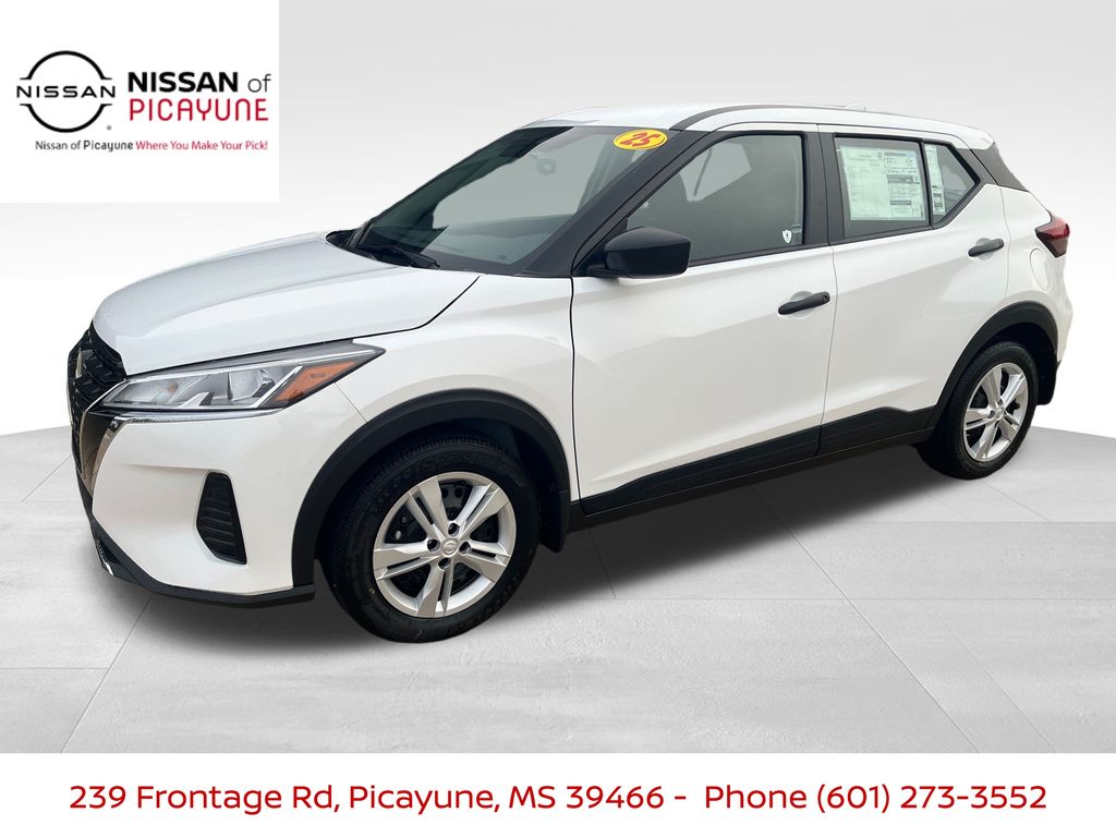 2025 Nissan KICKS PLAY Base's photo