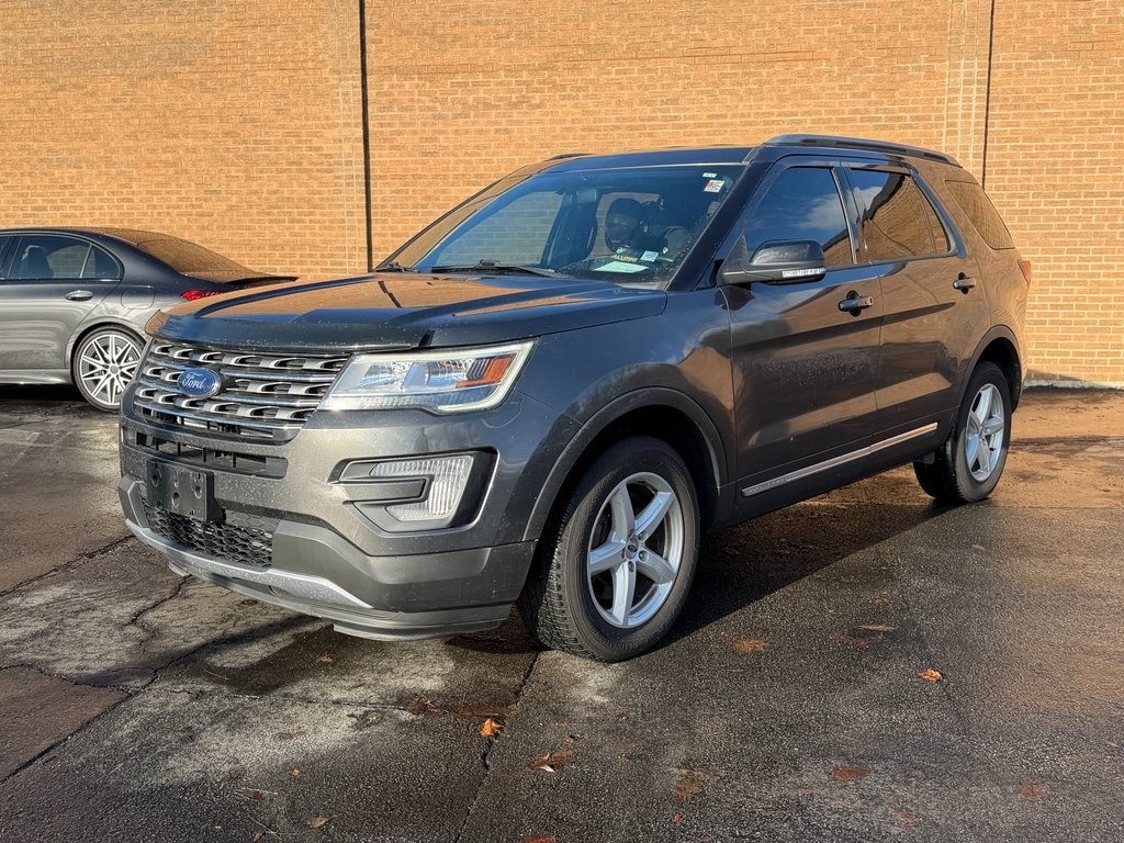 2017 Ford Explorer XLT's photo