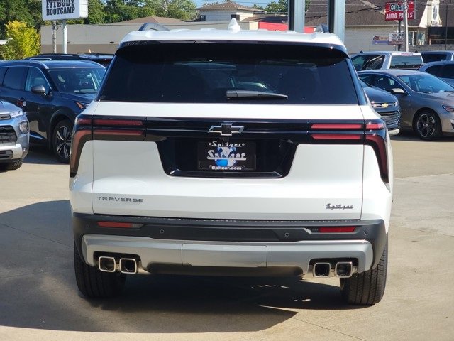 2026 Chevrolet Traverse photo 3