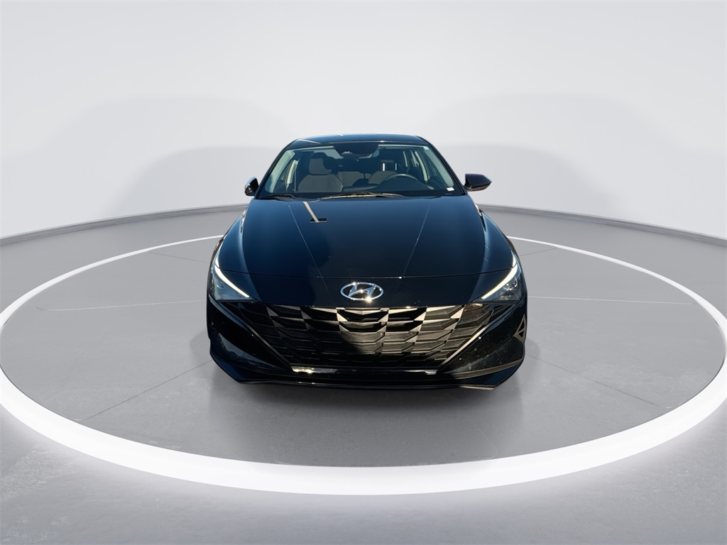 2023 Hyundai Elantra SEL photo 3
