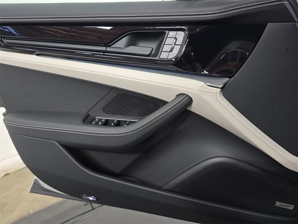 2026 Porsche Panamera E-Hybrid 4 photo 22