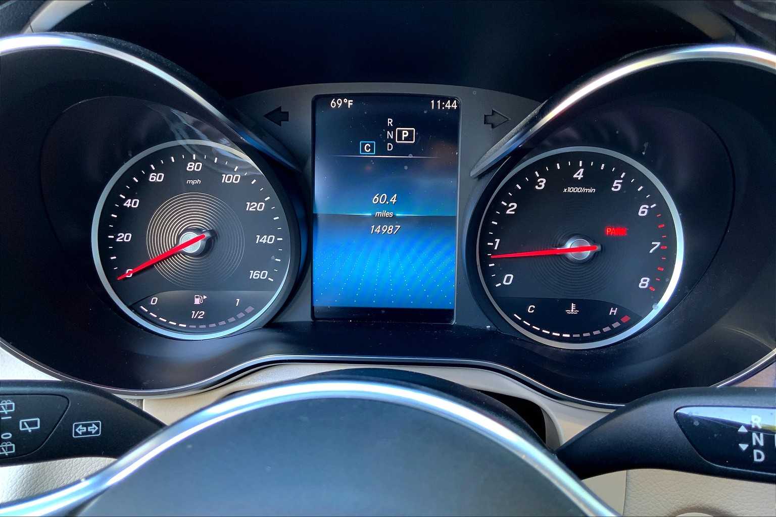 2021 Mercedes Benz GLC 300 photo 24