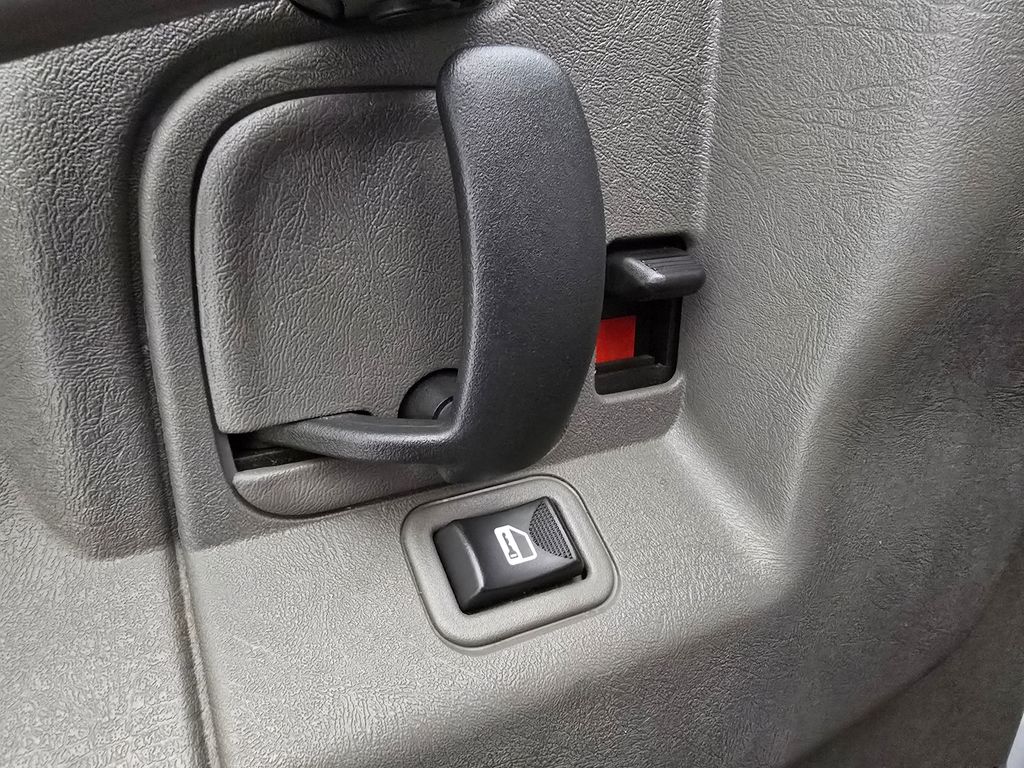 2022 Chevrolet Express 3500 LS photo 2