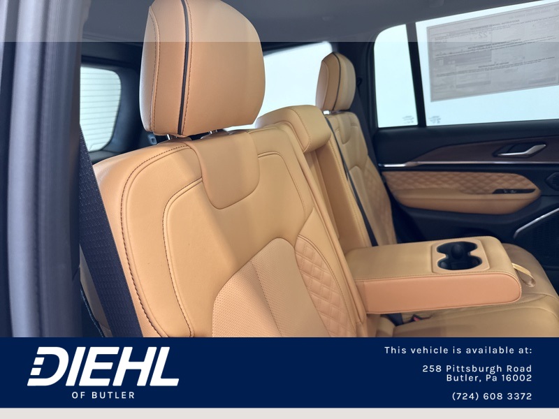 2025 Jeep Grand Cherokee Summit photo 6