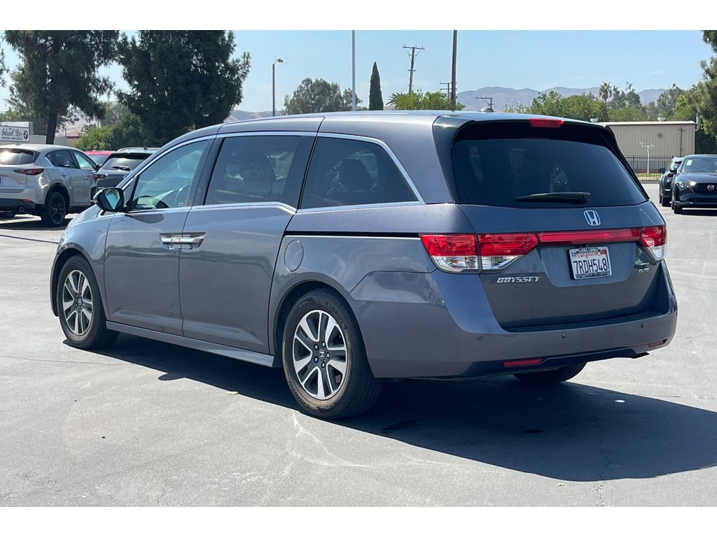 2016 Honda Odyssey Touring Elite photo 3