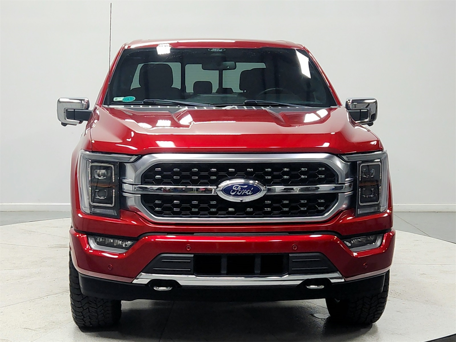 2022 Ford F-150 Platinum photo 2