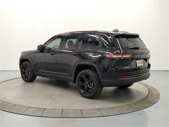 2023 Jeep Grand Cherokee Limited photo 3