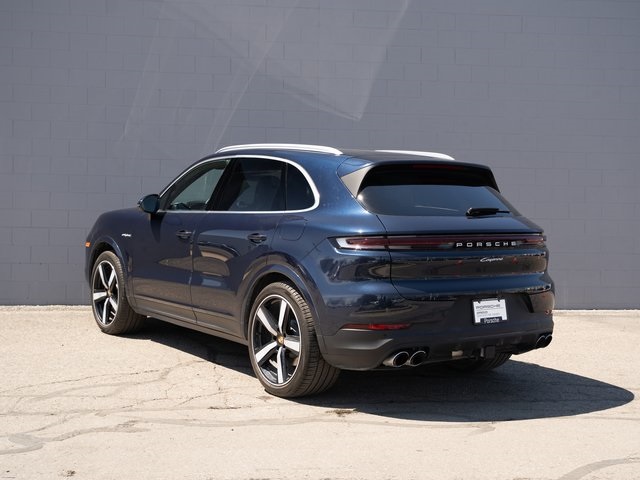 2024 Porsche Cayenne E-Hybrid photo 3