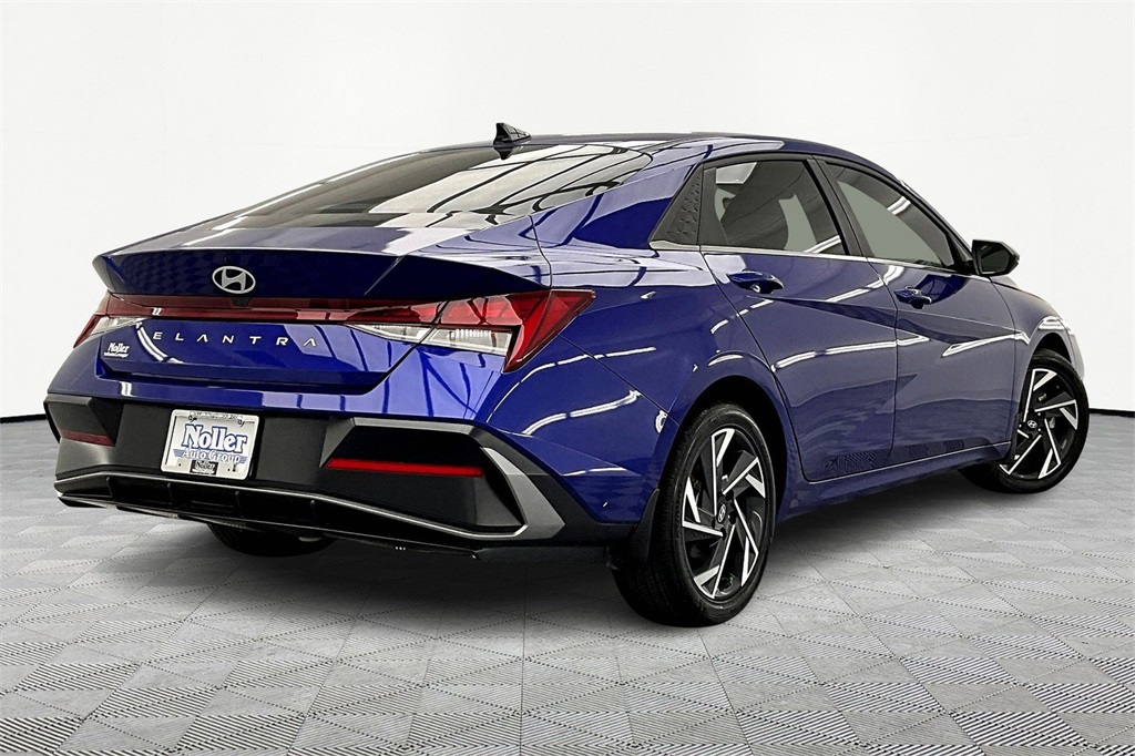 Used 2024 Hyundai Elantra SEL with VIN KMHLS4DG7RU823290 for sale in Kansas City