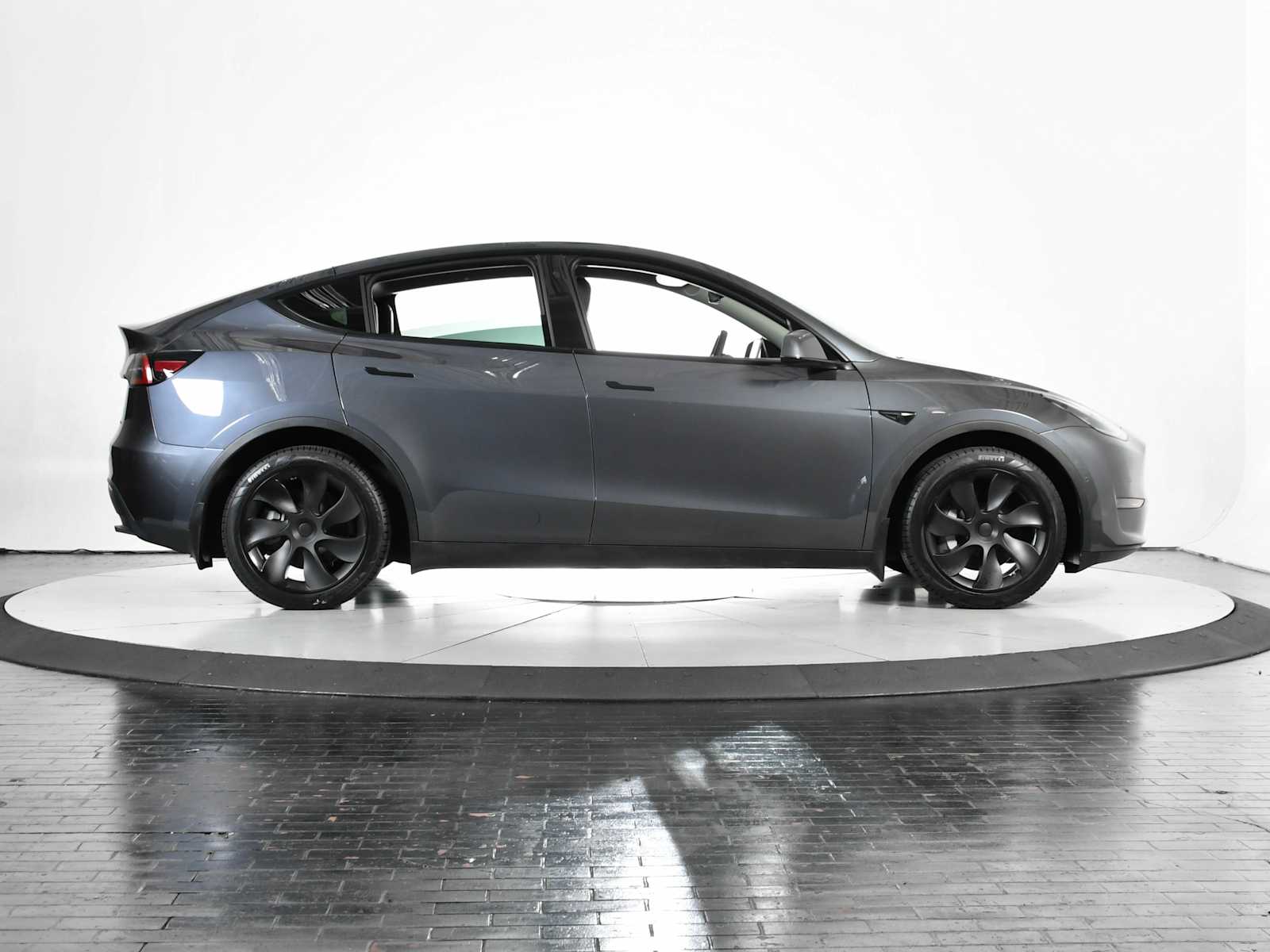 2022 Tesla Model Y Long Range photo 6