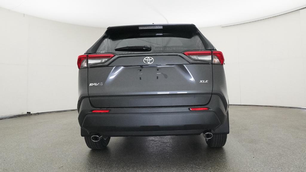 2025 Toyota RAV4 XLE photo 13