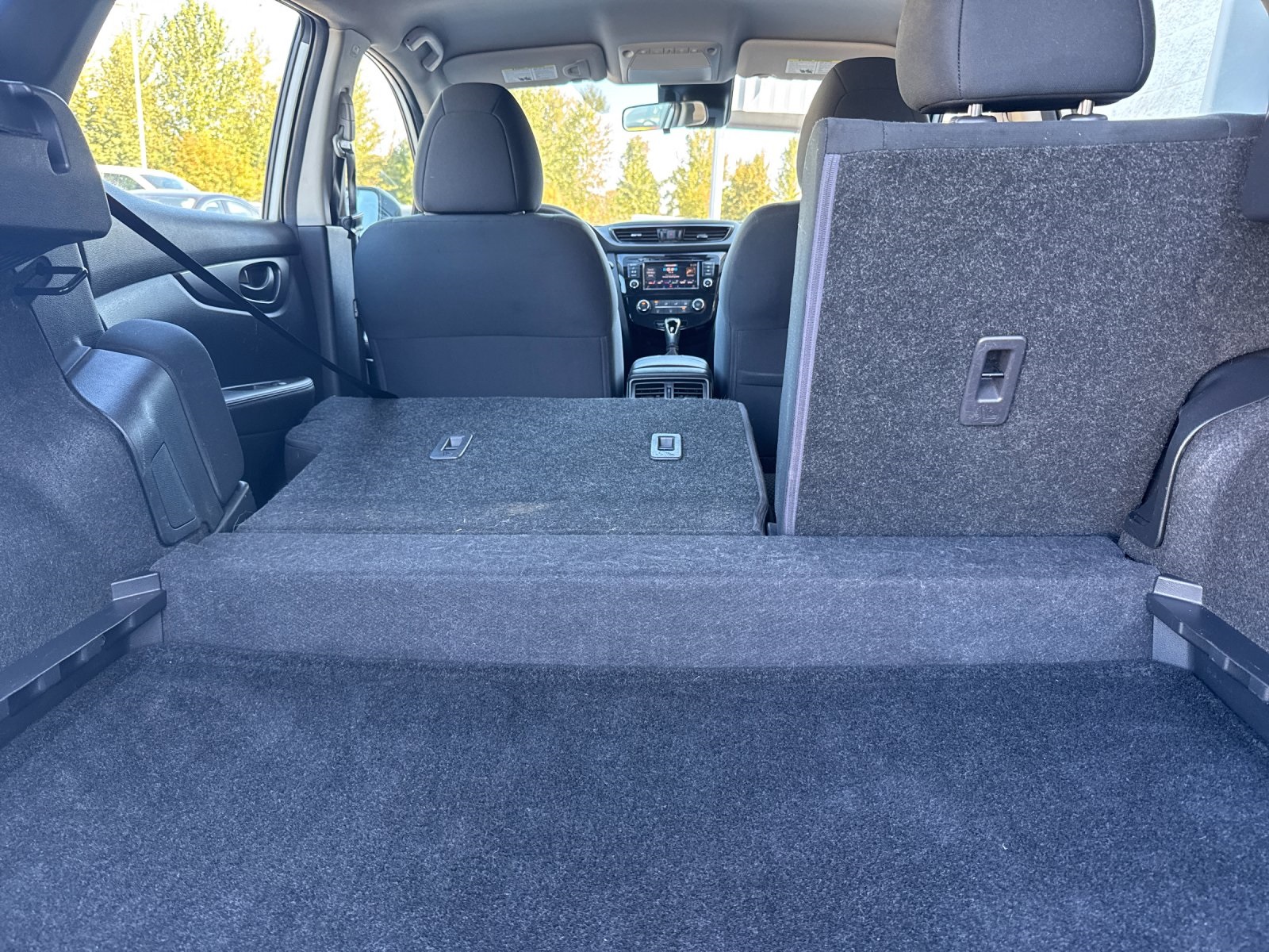 2022 Nissan Rogue Sport S photo 14