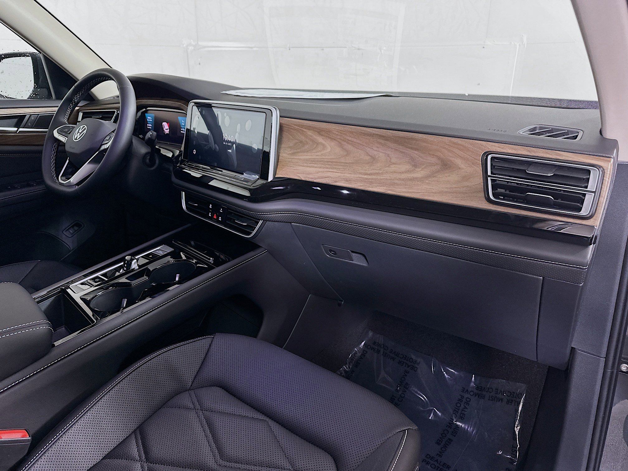 2025 Volkswagen Atlas SE Technology photo 28